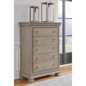 Signature Design by Ashley Lexorne Traditional 5 Drawer Chest with Felt-lined Top Drawer for Bedroom, Gray(5 Drawer Chest)