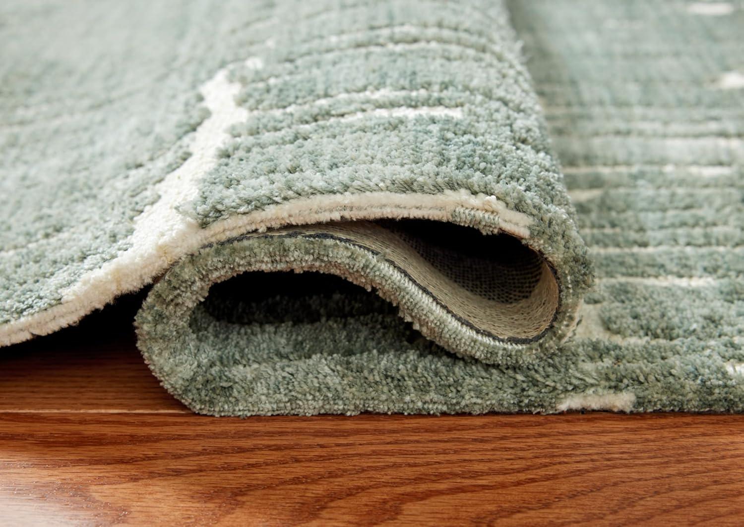 imageSignature Design by Ashley Cayworth Contemporary Indoor Abstract 8 x 10 Rug Green amp White78 x 104 Rectangular